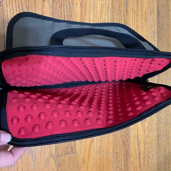 Timbuktu lg tablet/xs laptop bag - Picture 6 of 7